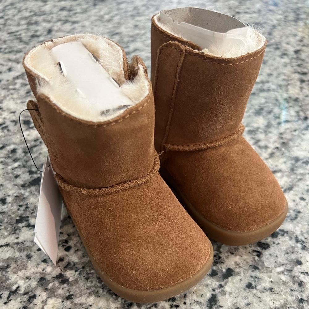 NWT Toddler girls Ugg boots